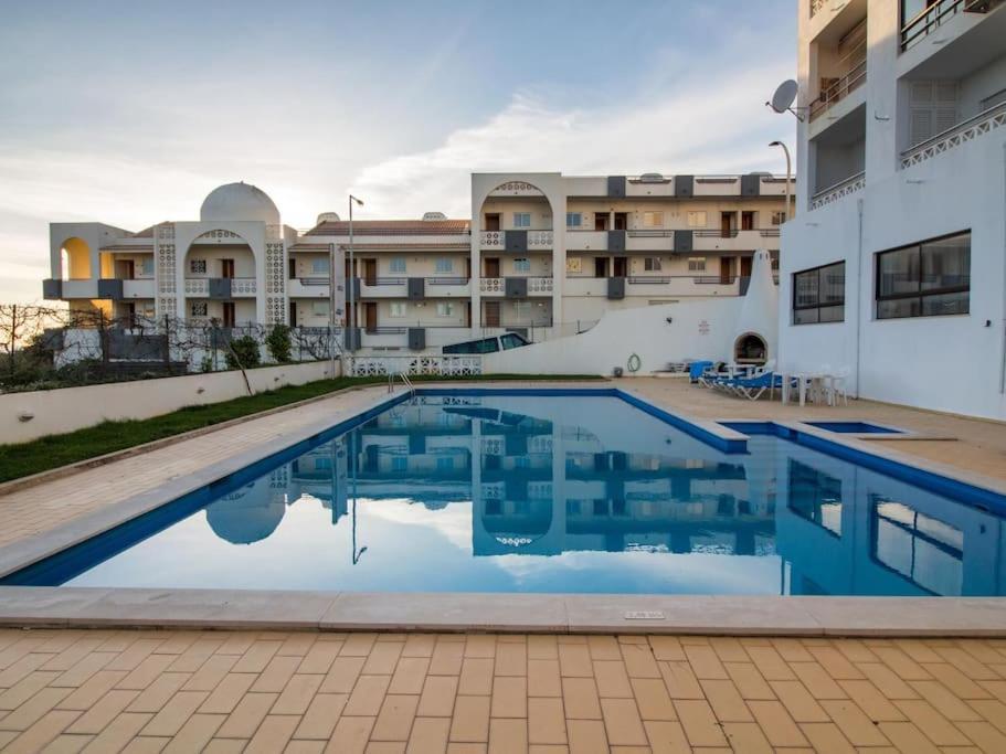 Central Apartment - Pool And Sea View & Albufeira Center Buitenkant foto