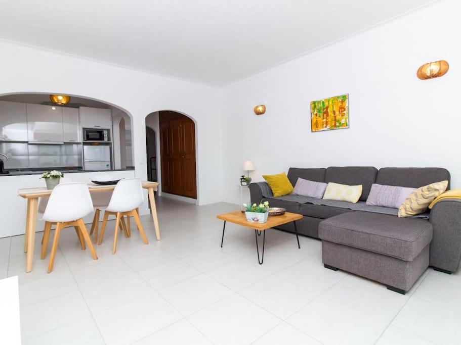Central Apartment - Pool And Sea View & Albufeira Center Buitenkant foto